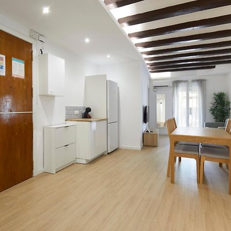 17 Nice Apartment Next To El Molino Barcelona Buitenkant foto